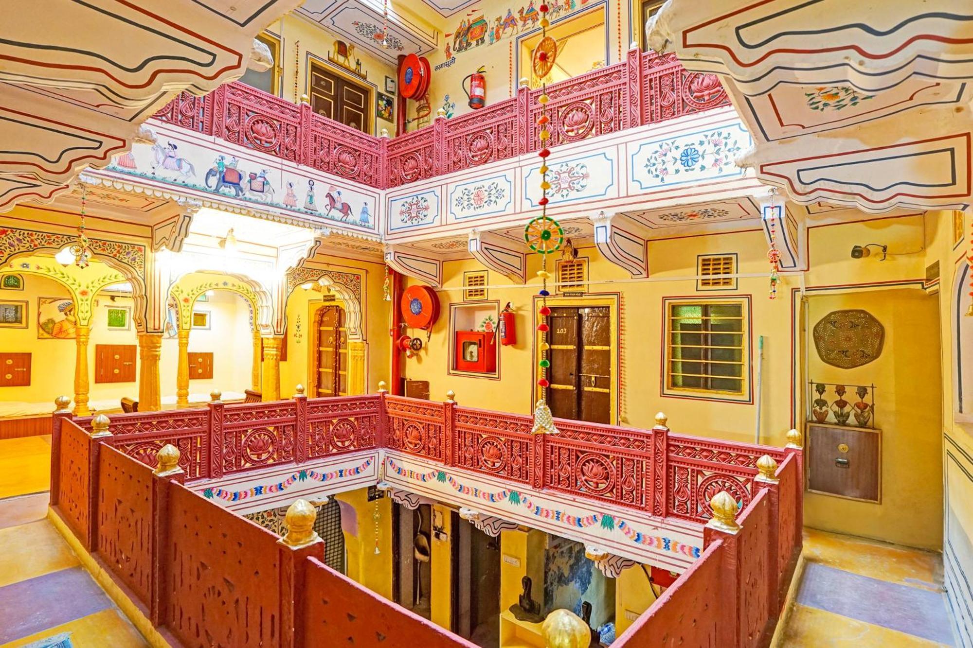 Super Collection O Ramganj Near Hawa Mahal Hotel Jaipur Exterior photo