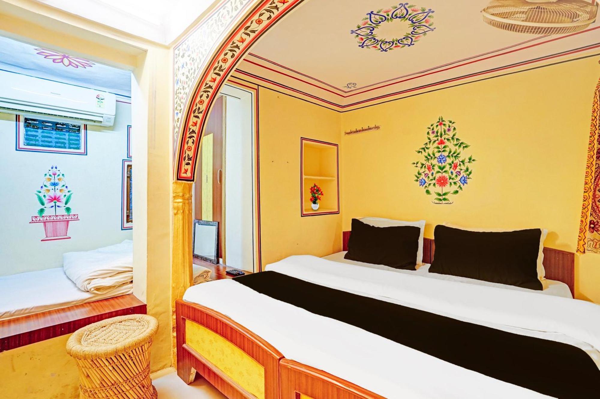Super Collection O Ramganj Near Hawa Mahal Hotel Jaipur Exterior photo