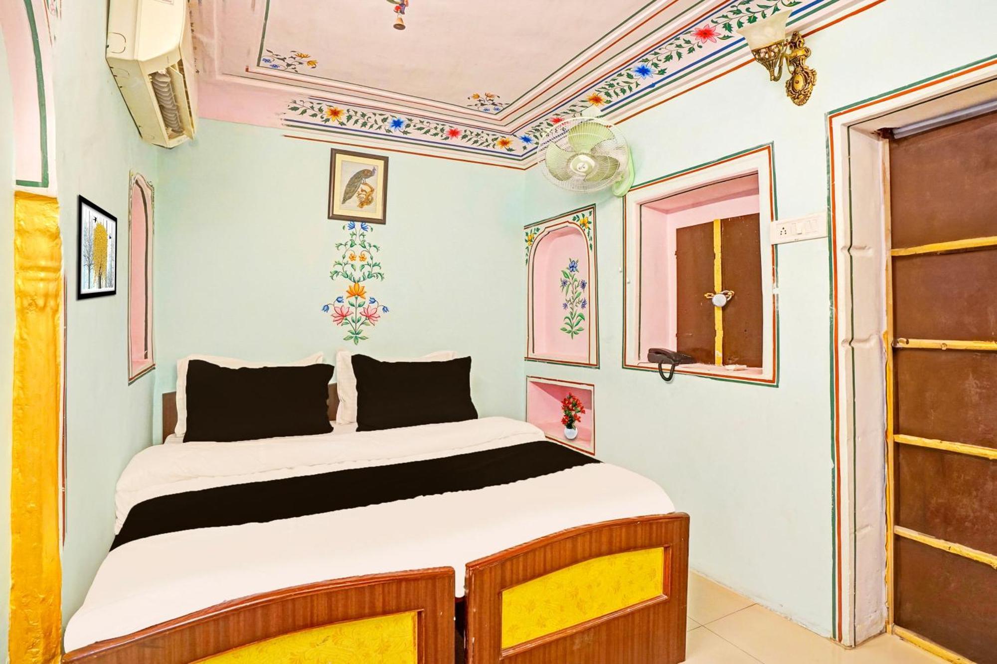 Super Collection O Ramganj Near Hawa Mahal Hotel Jaipur Exterior photo