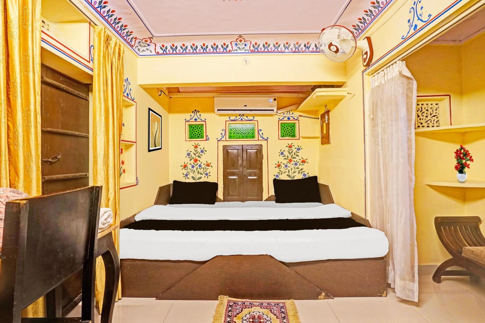 Super Collection O Ramganj Near Hawa Mahal Hotel Jaipur Exterior photo